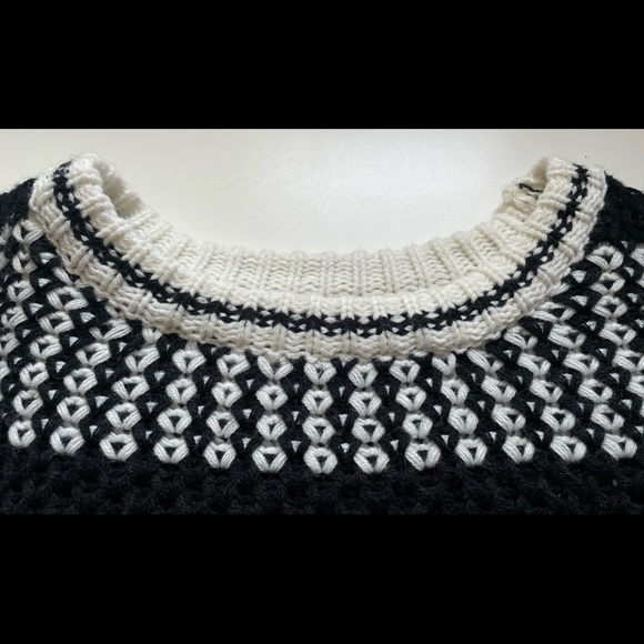 Long sleeve sweater, striped, cozy, knitted - Picture 3 of 3